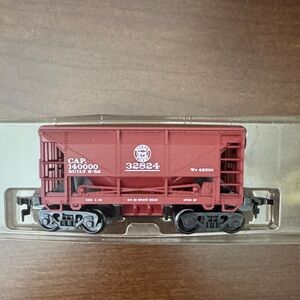 IHC SAFETY FIRST Coal Hopper HO Scale Train Car (New)